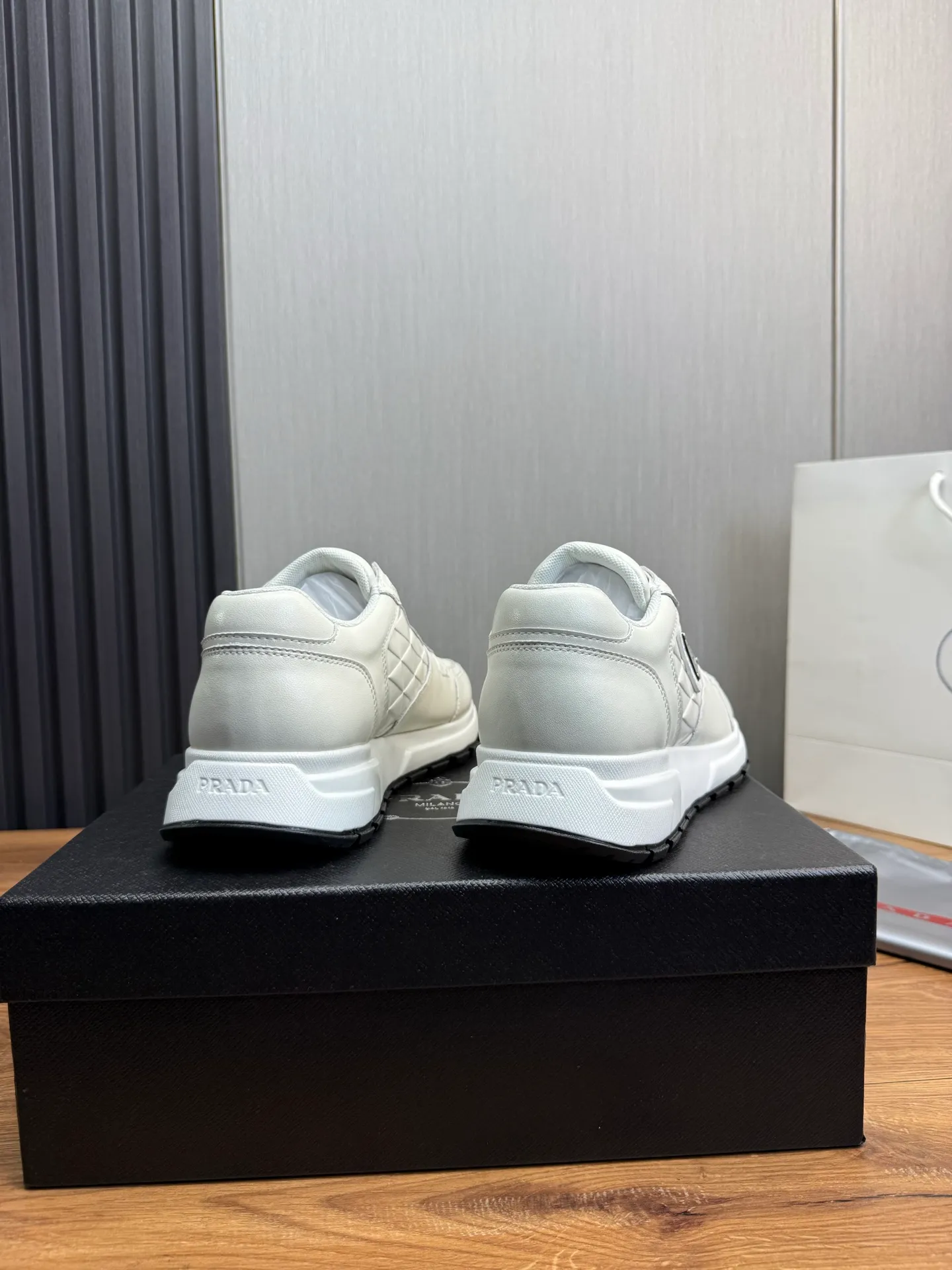 Men's shoes 520💰 [PRADA] Men's shoes are popular in the counter, official website is synchronized, high-quality shipments ✔️Original cowhide splicing + cowhide lining, 1🆚1 replica, original original sole, 38-45 (45 customized, non-refundable)
